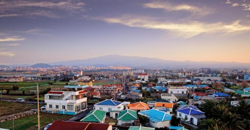 Odri Inn Jeju Exteriör bild