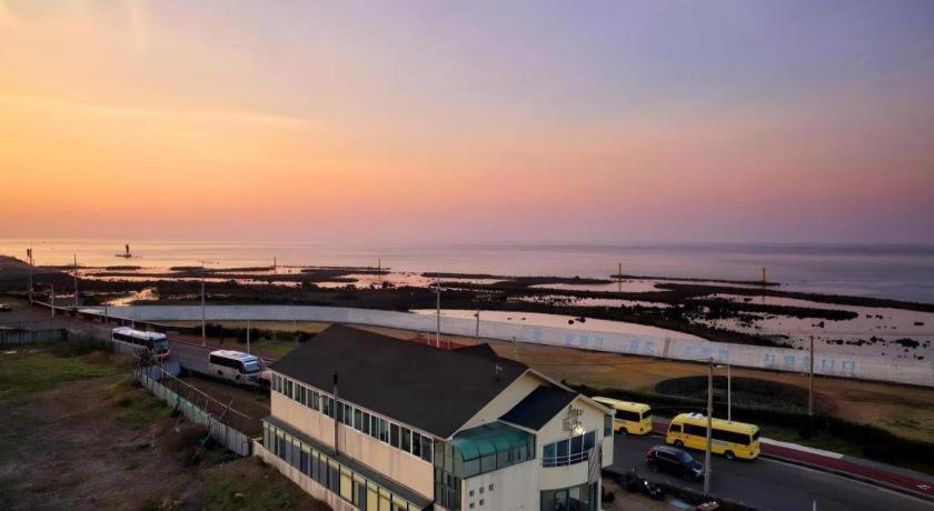 Odri Inn Jeju Exteriör bild