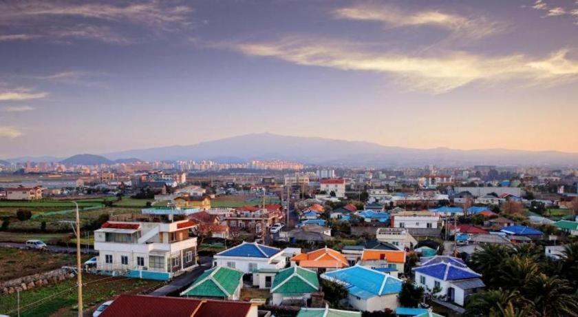 Odri Inn Jeju Exteriör bild