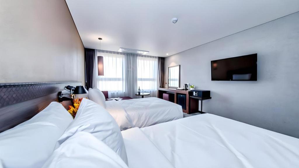 Odri Inn Jeju Exteriör bild