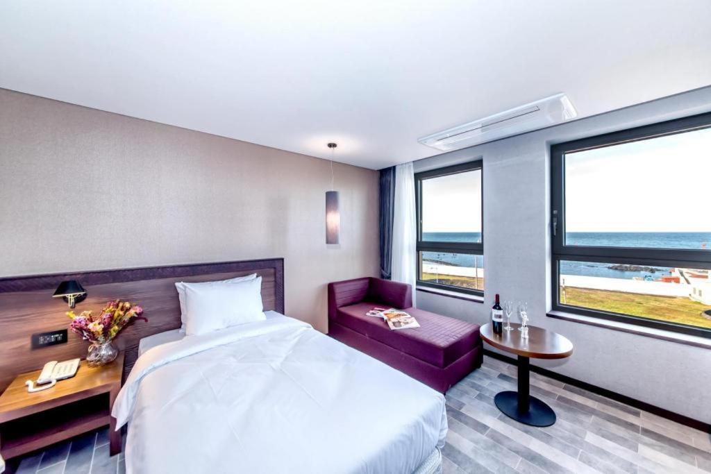 Odri Inn Jeju Exteriör bild