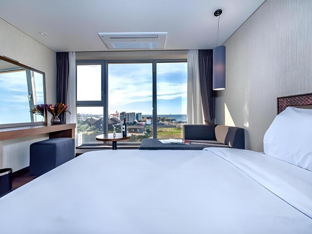 Odri Inn Jeju Exteriör bild