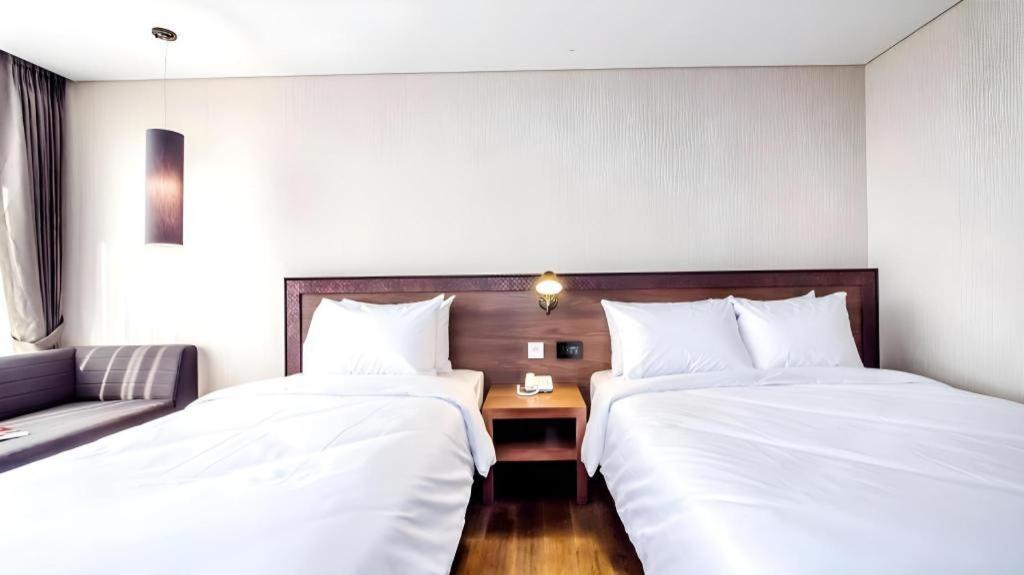 Odri Inn Jeju Exteriör bild