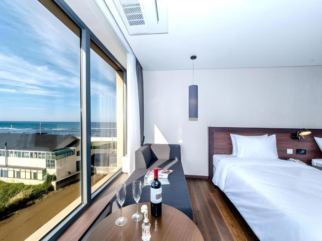 Odri Inn Jeju Exteriör bild